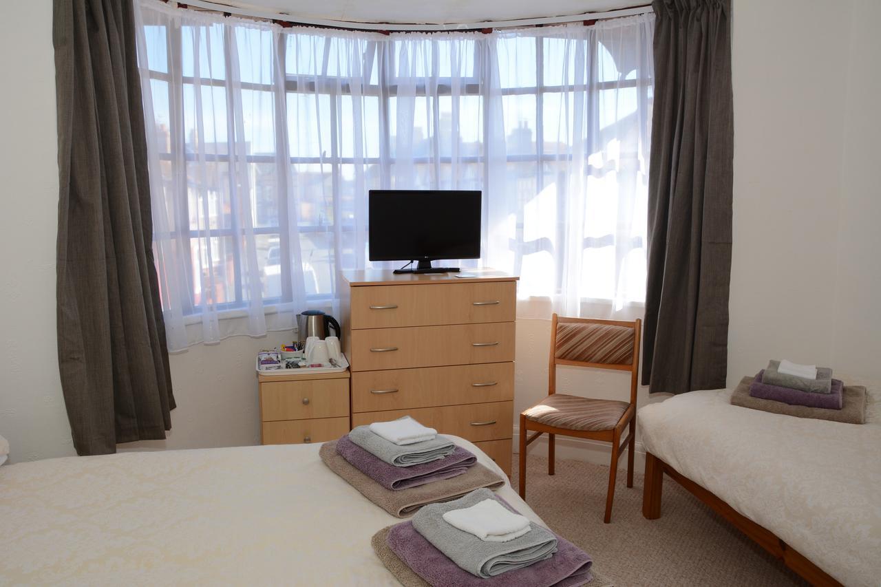 The Cove Guest House Rhyl Extérieur photo