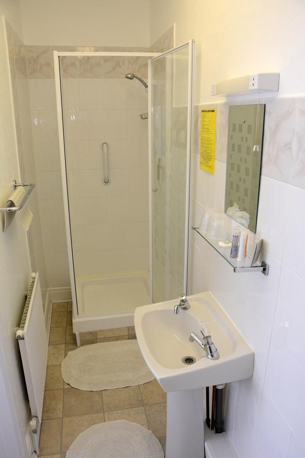 The Cove Guest House Rhyl Extérieur photo