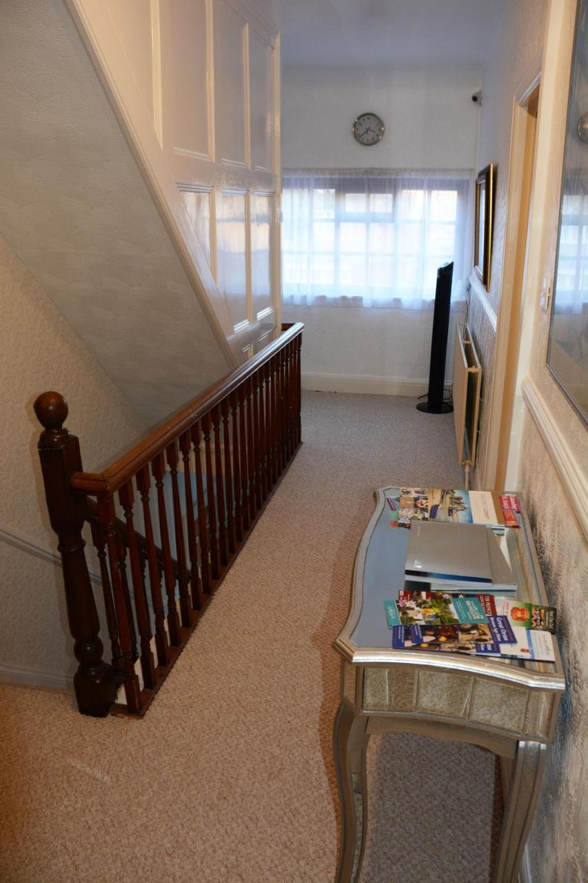 The Cove Guest House Rhyl Extérieur photo